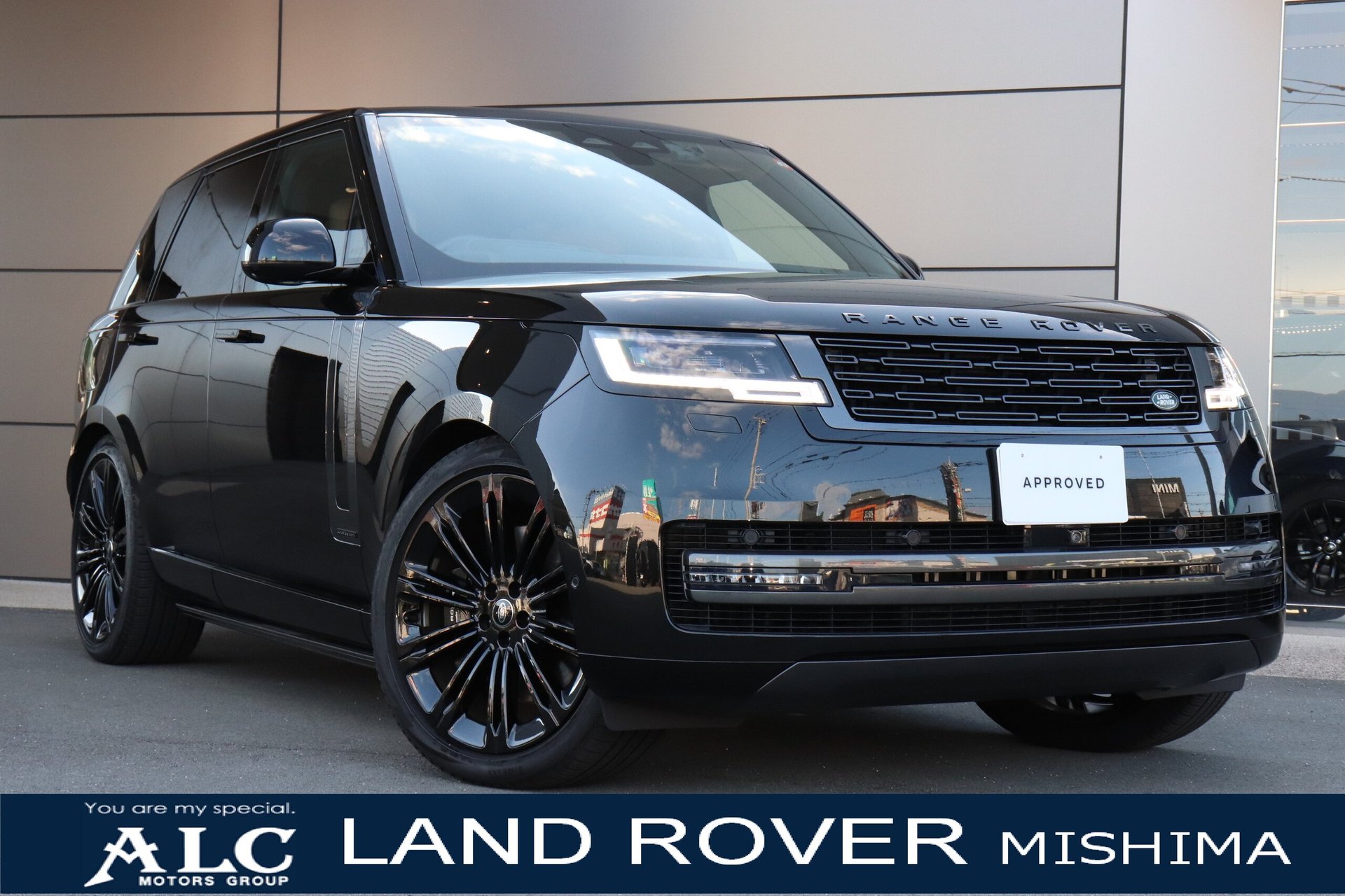 LAND ROVER RANGE ROVER - View 1