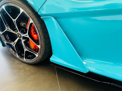 صورة 8 لـ 2025 Lamborghini REVUELTO