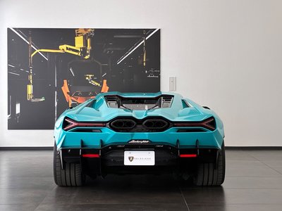 صورة 3 لـ 2025 Lamborghini REVUELTO