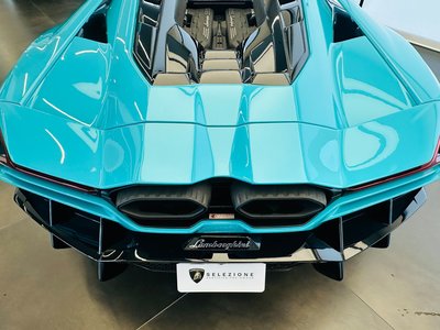 2025 Lamborghini REVUELTO — миниатюра 17
