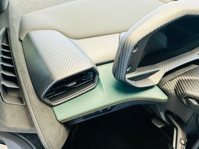 صورة 6 لـ 2025 Lamborghini REVUELTO