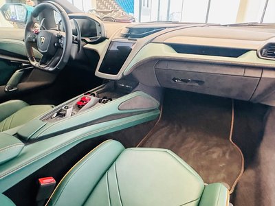 2025 Lamborghini REVUELTO — миниатюра 39