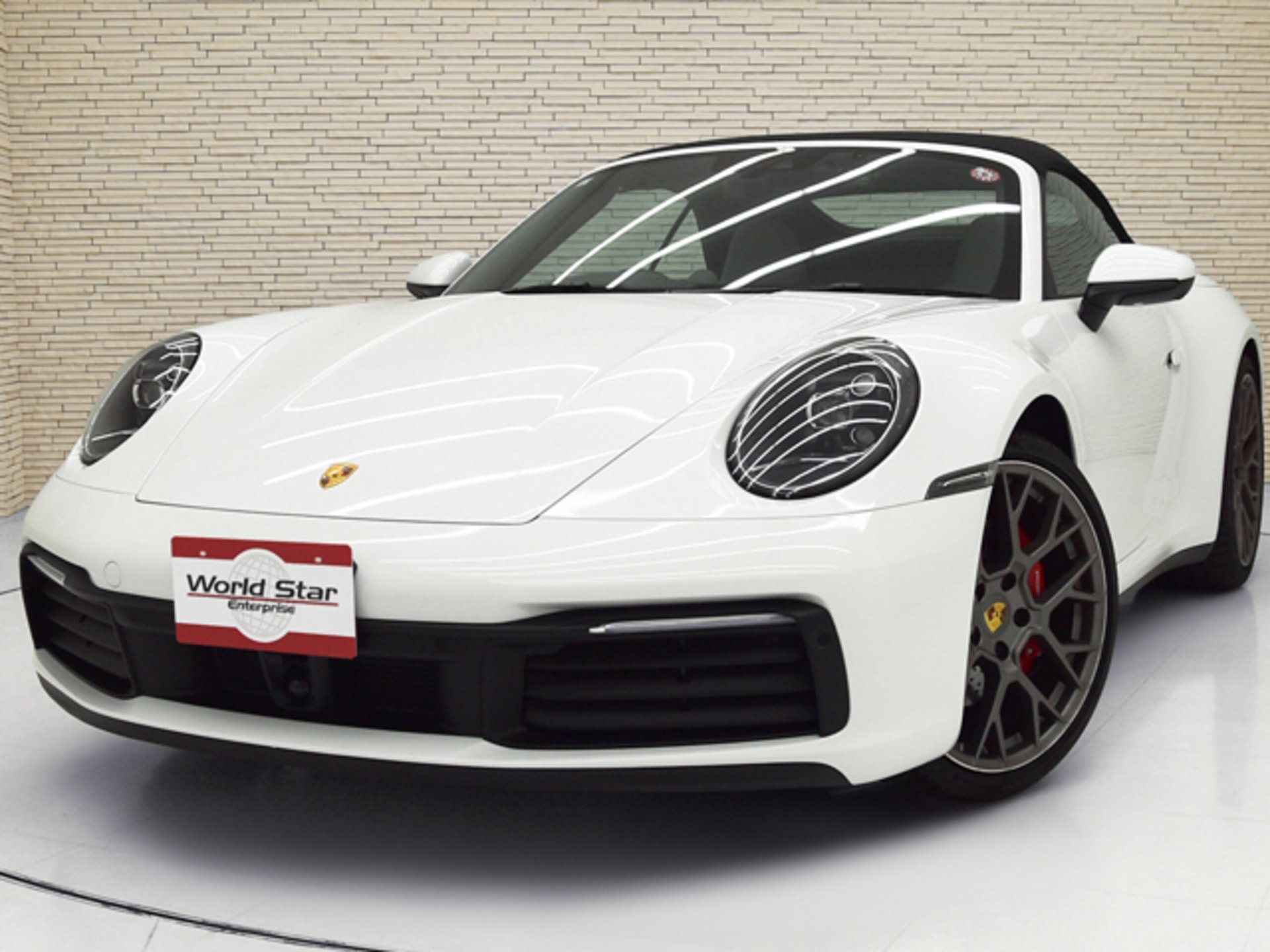 PORSCHE 911 CABRIOLET - View 1