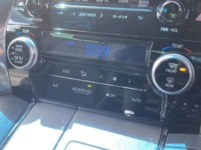 TOYOTA VELLFIRE - 10