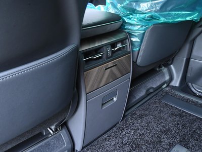 2026 Lexus LM — миниатюра 37