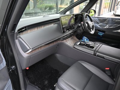 2026 Lexus LM — миниатюра 35