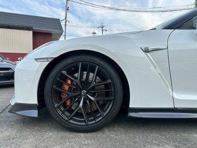2017 Nissan GT-R photo 9