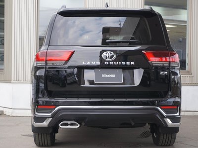 TOYOTA LAND CRUISER 300 - 9