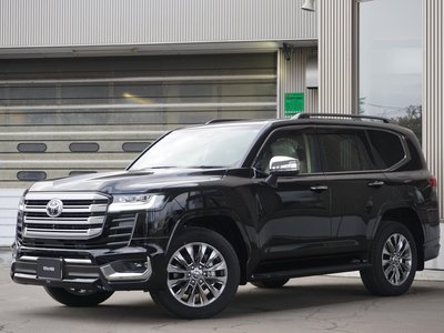 TOYOTA LAND CRUISER 300 - 7