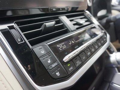 TOYOTA LAND CRUISER 300 - 5