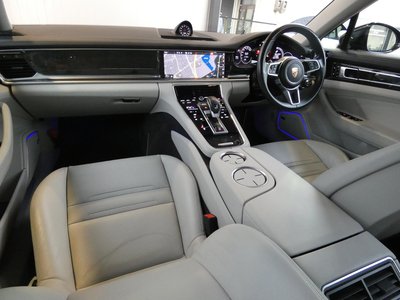 PORSCHE PANAMERA - 7