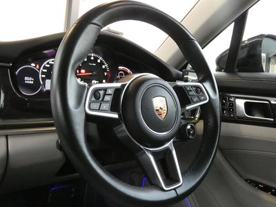 PORSCHE PANAMERA - 8