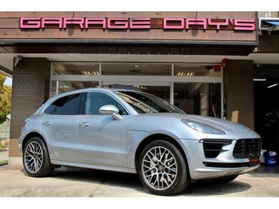 PORSCHE MACAN - 1