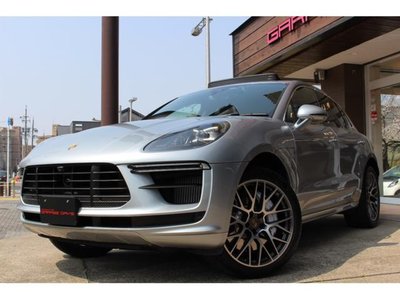 PORSCHE MACAN - 5