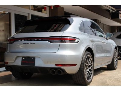 PORSCHE MACAN - 9