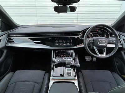AUDI Q8 - 2