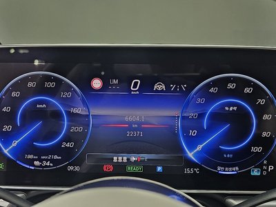 MERCEDES-BENZ EQE - 8