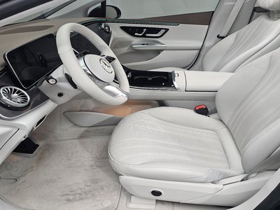 MERCEDES-BENZ EQE - 10