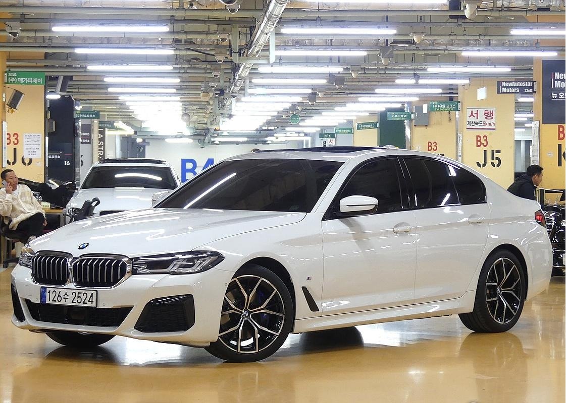 BMW 5 SERIES - View 1