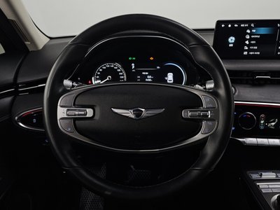 2022 Genesis GV70 — миниатюра 14