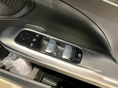 2025 Mercedes-BENZ C-CLASS thumbnail 17