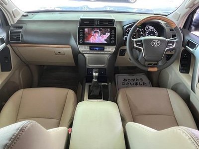 TOYOTA LAND CRUISER PRADO - 9