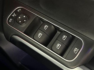 2025 Mercedes-BENZ GLB — миниатюра 20