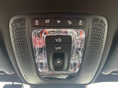 2025 Mercedes-BENZ GLB — миниатюра 12