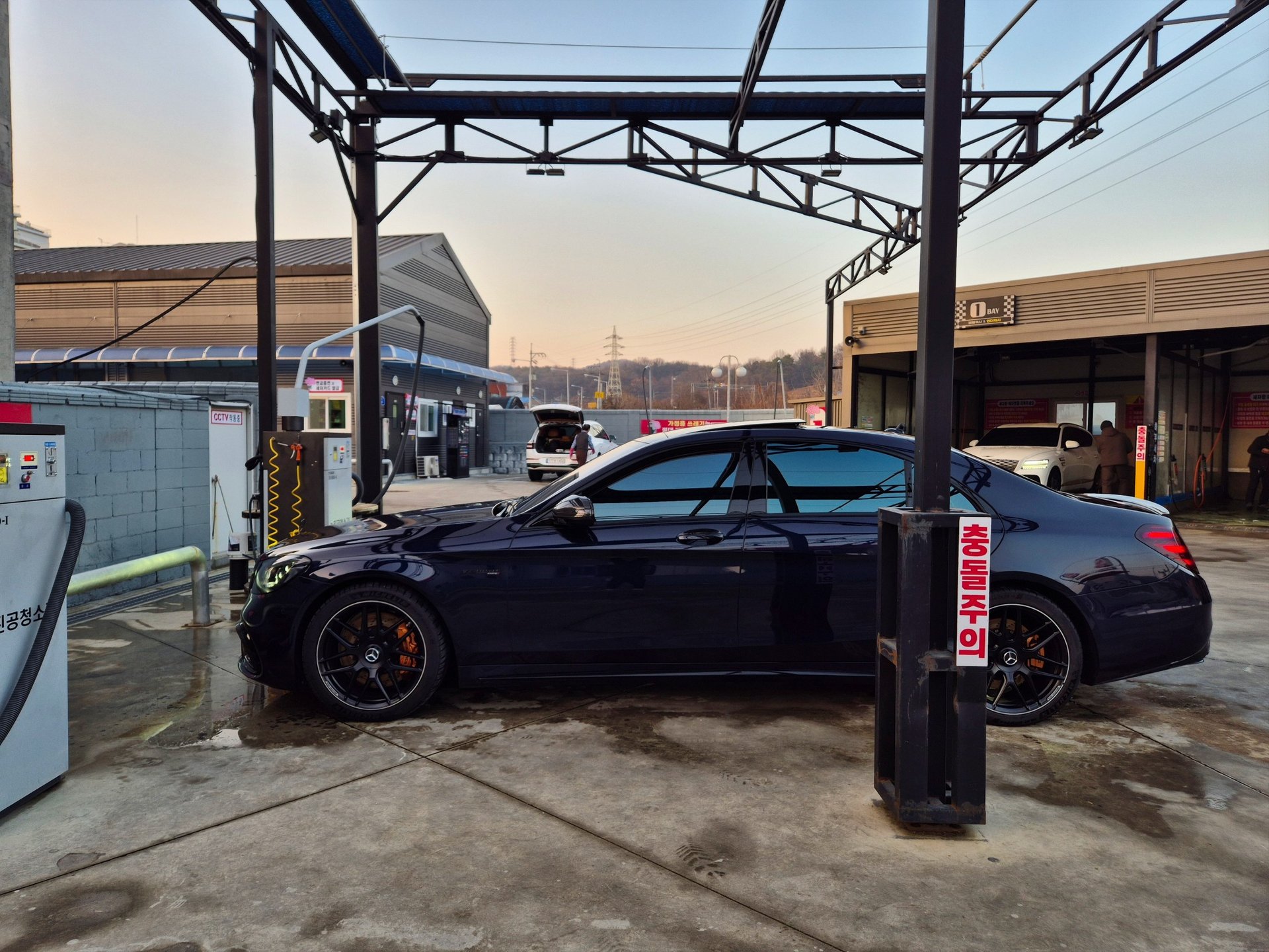 MERCEDES-BENZ S-CLASS - View 1