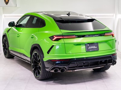 LAMBORGHINI URUS - 4
