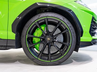 LAMBORGHINI URUS - 10