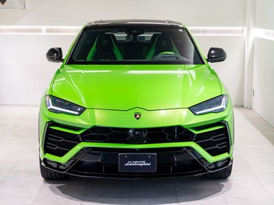 LAMBORGHINI URUS - 5