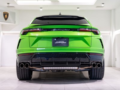 LAMBORGHINI URUS - 8