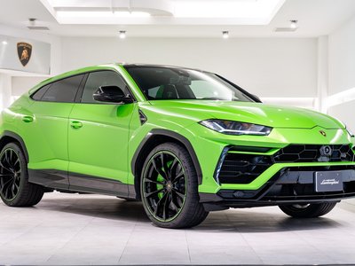 LAMBORGHINI URUS - 1