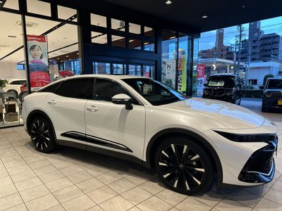 TOYOTA CROWN CROSSOVER - 8