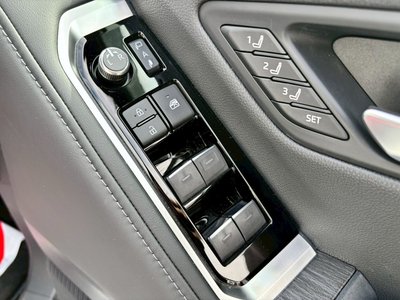 2025 Toyota LAND CRUISER 300 照片 36