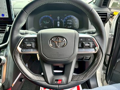 2025 Toyota LAND CRUISER 300 照片 10