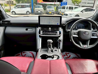 2025 Toyota LAND CRUISER 300 照片 9