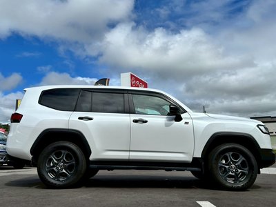 2025 Toyota LAND CRUISER 300 照片 8