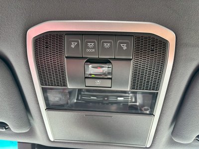 2025 Toyota LAND CRUISER 300 照片 44