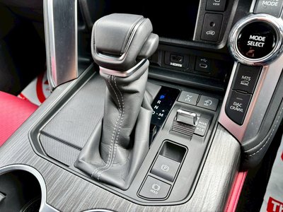 2025 Toyota LAND CRUISER 300 照片 40