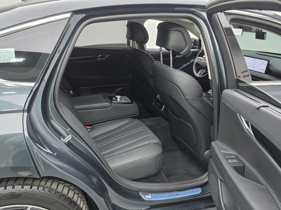 2025 Genesis G80 (RG3) thumbnail 12