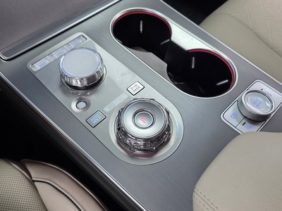 2023 Genesis GV80 — миниатюра 12