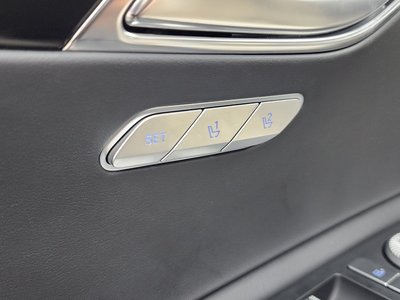 صورة مصغرة 30 لـ 2023 Genesis GV80