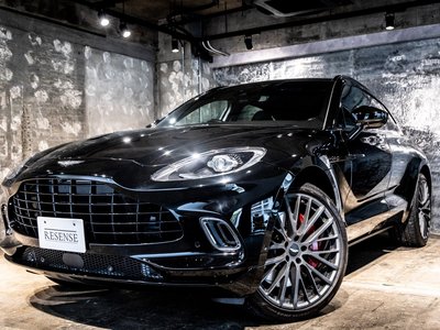 ASTON MARTIN DBX - 7