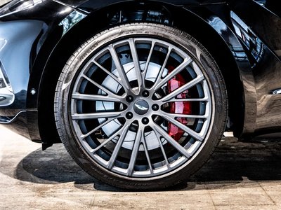 ASTON MARTIN DBX - 10