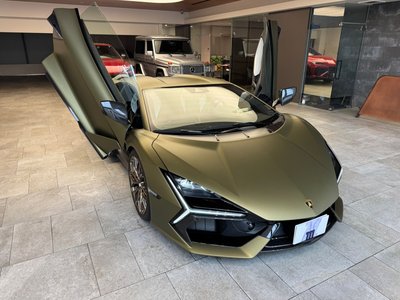 صورة 3 لـ 2024 Lamborghini REVUELTO