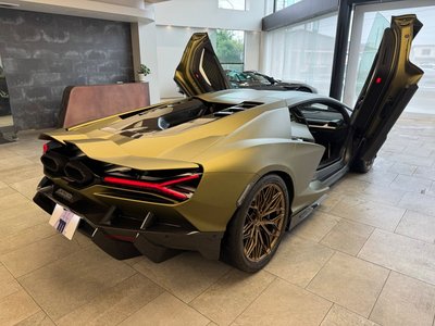 صورة 5 لـ 2024 Lamborghini REVUELTO