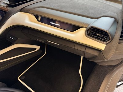2024 Lamborghini REVUELTO thumbnail 49