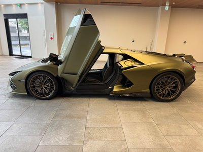 صورة 10 لـ 2024 Lamborghini REVUELTO